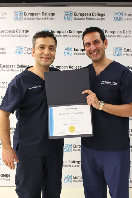 Dr. Alexandros Bader ile gentital estetik kursu sonrası sertifika töreni 